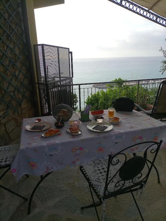 B&B Nido Sul Mare Αλάσιο Εξωτερικό φωτογραφία